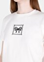 thumb-Regular Fit Yuvarlak Yaka Nakışlı Kadın Beyaz Kısa Kol Tişört