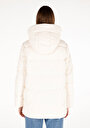 thumb-Regular Fit Kapüşonlu Fermuarlı Cepli Astarlı Kadın Beyaz Mont