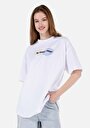 thumb-Comfort Fit Yuvarlak Yaka Baskılı Kadın Beyaz Pamuk Kısa Kol Tişört
