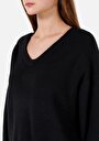 thumb-Regular Fit V Yaka Düz Kadın Siyah Kazak