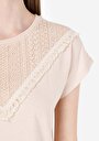 thumb-Regular Fit Yuvarlak Yaka Nakışlı Kadın Bej Kısa Kol Tişört