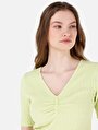 thumb-Slim Fit V Yaka Jakarlı Kadın Yeşil Kısa Kol Tişört