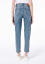 thumb-Fermuarlı Mom Fit Yüksek Bel Daralan Paça Kadın İndigo Jean Denim Pantolon