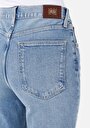 thumb-Slim Fit Orta Bel Fermuarlı Daralan Paça Kadın Light İndigo Denim Jean Pantolon