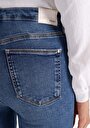 thumb-Skinny Fit Orta Bel Dar Paça Kadın İndigo Denim Jean Pantolon