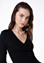 thumb-Slim Fit V Yaka  Kadın Siyah Uzun Kol Tişört