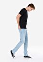thumb-Straight Fit Düşük Bel Düz Paça Erkek Açik İndigo Jean Pantolon