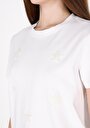 thumb-Regular Fit Yuvarlak Yaka Nakışlı Kadın Beyaz Kısa Kol Tişört