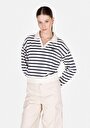 thumb-Regular Fit Polo Yaka Çizgili Kadın Beyaz Sweatshirt