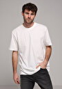 comfort-fit-yuvarlak-yaka-duz-erkek-beyaz-kisa-kol-tisort