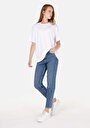 thumb-Mom Fit Daralan Paça Fermuarlı Kadın İndigo Jean Pantolon