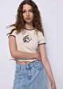 thumb-Slim Fit Yuvarlak Yaka Baskılı Kadın Bej Kısa Kol Tişört
