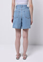 thumb-Loose Fit Yüksek Bel Düz Kadın Light İndigo Cepli Denim Jean Şort