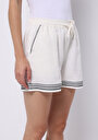 thumb-Regular Fit Yüksek Bel Nakışlı Kadın Beyaz Şort