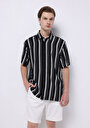 thumb-Viskozlu Regular Fit Shirt Neck Çizgili Erkek Siyah Kısa Kol Gömlek