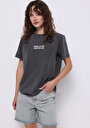 thumb-Regular Fit Yuvarlak Yaka Baskılı Kadın Antrasit Kısa Kol Tişört