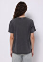thumb-Regular Fit Yuvarlak Yaka Baskılı Kadın Antrasit Kısa Kol Tişört