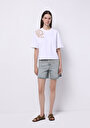thumb-Regular Fit Yuvarlak Yaka Pamuklu Nakışlı Kadın Beyaz Kısa Kol Tişört