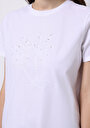 thumb-Regular Fit Yuvarlak Yaka Nakışlı Kadın Beyaz Kısa Kol Tişört