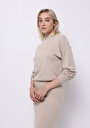 thumb-Regular Fit Dik Yaka Düz Kadın Bej Uzun Kol Tişört