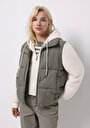 thumb-Regular Fit Kapüşonlu Fermuarlı Astarlı  Kadın Yeşil Mont