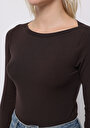 thumb-Slim Fit Kayık Yaka Düz Kadın Kahverengi Uzun Kol Tişört