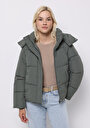 thumb-Regular Fit Kapüşonlu Fermuarlı Astarlı Çıkarılabilir Kapüşonlu Kadın Yeşil Mont