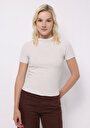 thumb-Slim Fit Dik Yaka Düz Kadın Ekru Kısa Kol Tişört