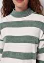 thumb-Regular Fit Yuvarlak Yaka Çizgili Kadın Yeşil Kazak