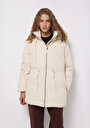 thumb-Regular Fit Kapüşonlu Fermuarlı Astarlı Çıkarılabilir Kapüşonlu Kadın Ekru Mont