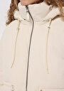 thumb-Regular Fit Kapüşonlu Fermuarlı Astarlı Çıkarılabilir Kapüşonlu Kadın Ekru Mont