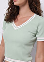 thumb-Slim Fit V Yaka Düz Kadın Yeşil Kısa Kol Tişört
