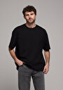 oversize-fit-yuvarlak-yaka-duz-erkek-siyah-kisa-kol-tisort