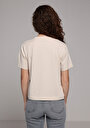 thumb-Boxy Fit Yuvarlak Yaka Baskılı Kadın Bej Kısa Kol Tişört