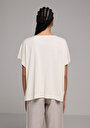 thumb-Relax Fit Yuvarlak Yaka Düz Kadın Ekru Kısa Kol Tişört