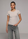 thumb-Slim Fit Yuvarlak Yaka Düz Kadın Bej Kısa Kol Tişört