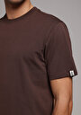 thumb-Comfort Fit Yuvarlak Yaka Düz Erkek Kahverengi Kısa Kol Tişört