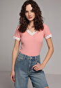 slim-fit-v-yaka-duz-kadin-pembe-kisa-kol-tisort