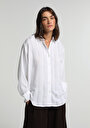 boyfriend-fit-shirt-neck-jakarli-kadin-beyaz-uzun-kol-gomlek
