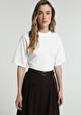 slim-fit-yuvarlak-yaka-duz-kadin-beyaz-kisa-kol-tisort